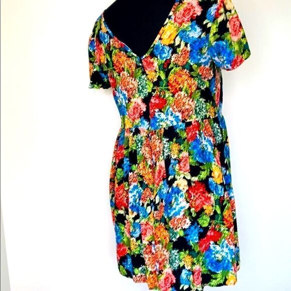 Forever 21 Short-Sleeve Floral Peasant Top, (L) - Picture 6 of 14